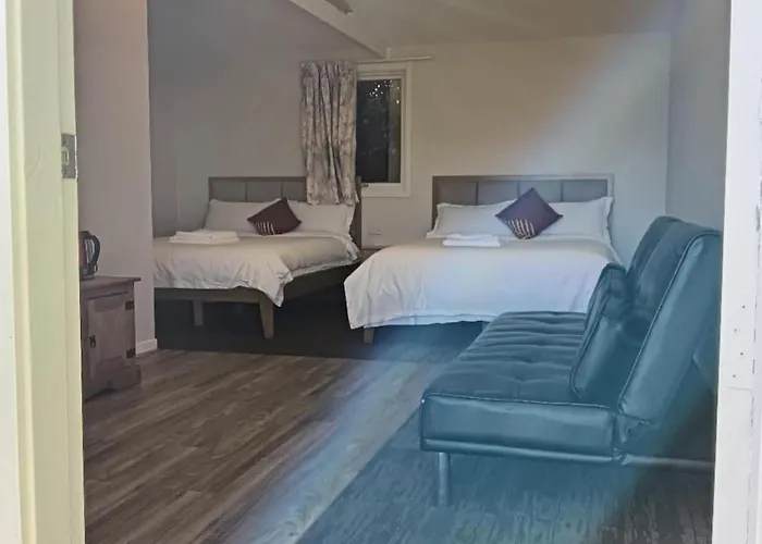 2 Double And 1 Sofa Beds D * 罗托鲁阿