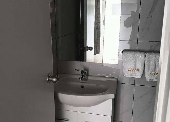 2 Double And 1 Sofa Beds D 公寓 *